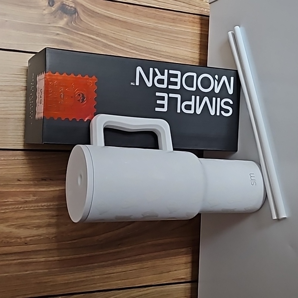 Simple Modern Ghost Trek Tumbler